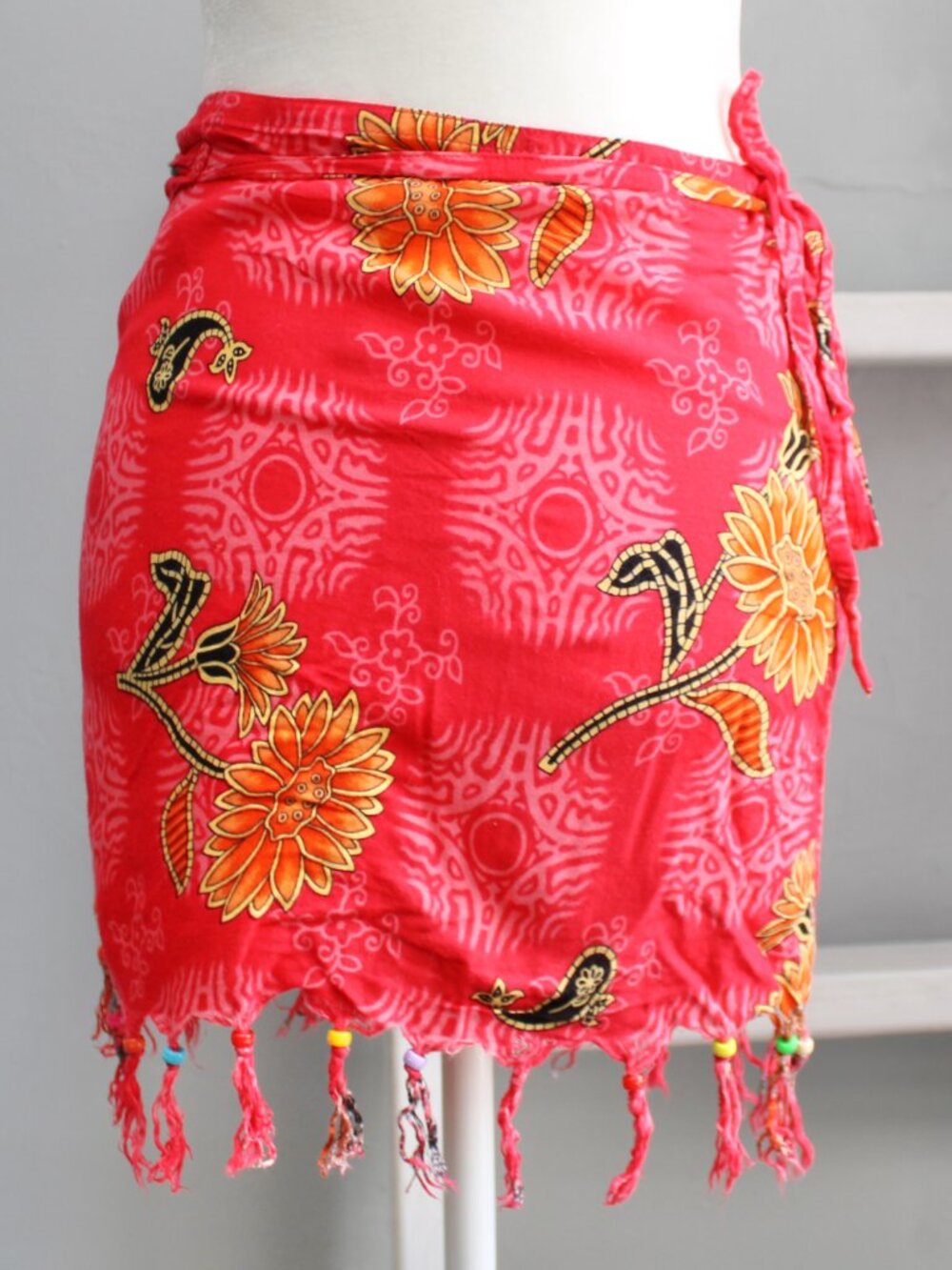 Vintage Y2K In Gear Red Multi Tropical Floral Wrap Sarong Skirt Beaded Fringe OS